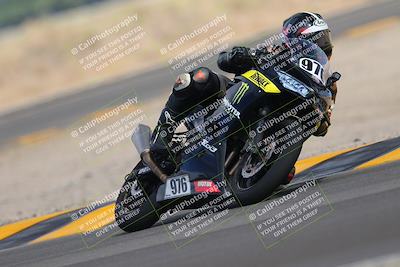 media/Sep-11-2022-SoCal Trackdays (Sun) [[81b7e951af]]/Turn 16 (945am)/